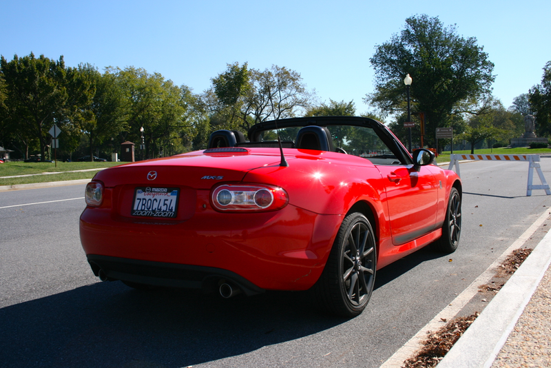 Illustration for article titled 2014 Mazda MX-5 Miata Club Edition: The Jalopnik Review